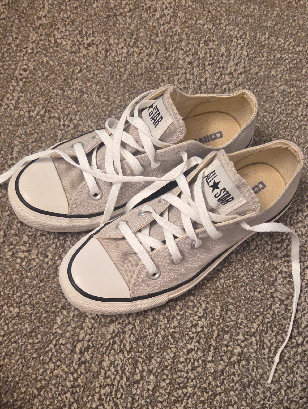 Converse Low Top Sneakers in Light Gray and White